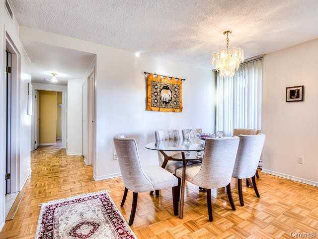 11111 Boulevard Cavendish - Photo 2 of 16