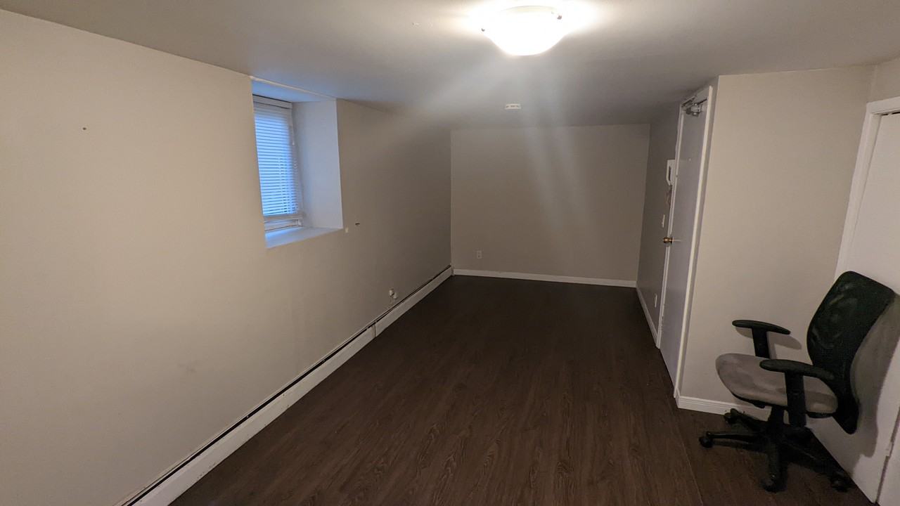 35 Bertie St. - Photo 2 of 7