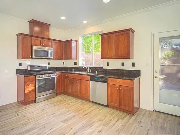 1424 Claridge Ct #1 - Photo 2 of 7