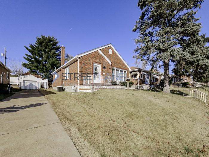 5953 Tara Ln - Photo 3 of 22