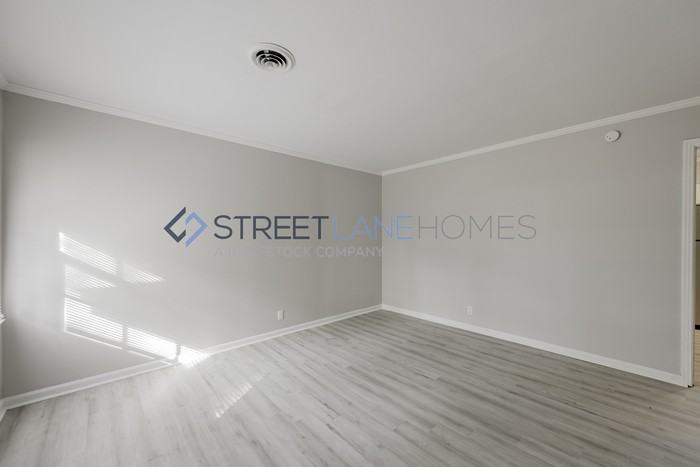 2607 Plum St - Photo 3 of 17