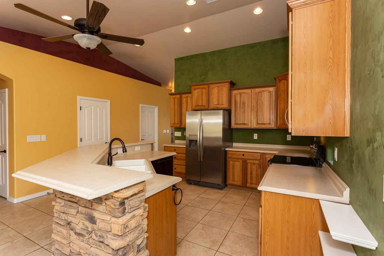 4760 E Amber Rd #1 - Photo 7 of 33
