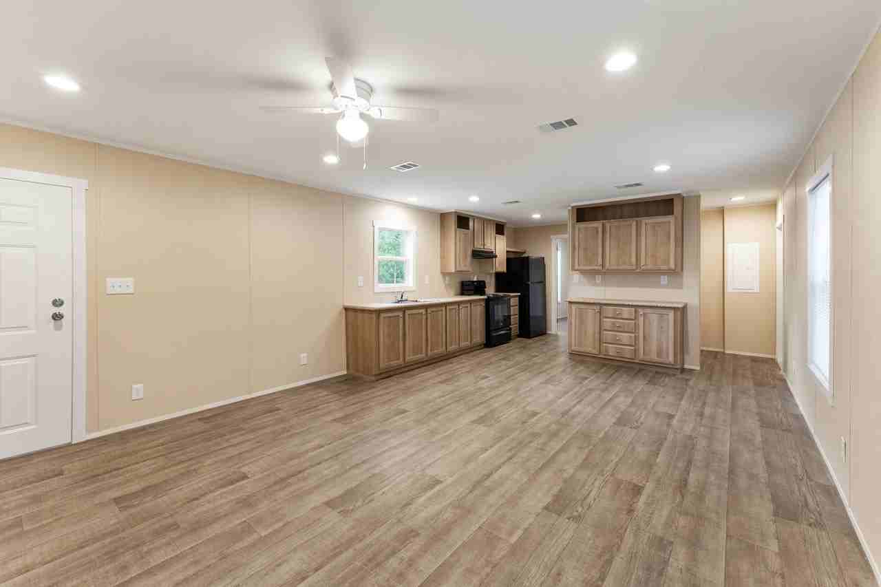 208 Wildflower Dr #1 - Photo 5 of 18