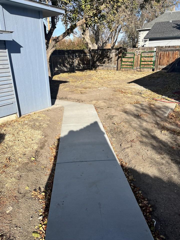 210 South 4th East Street - A #A - Photo 2 of 16