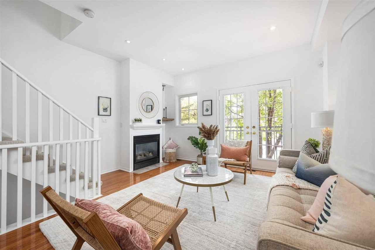 25 Rankin Cres - Photo 2 of 20