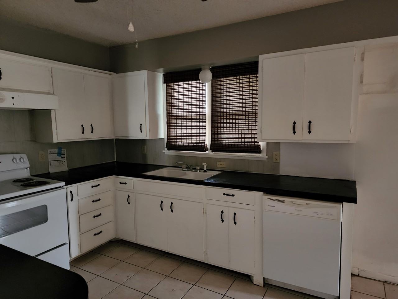 3367 Parkcrest Dr #1 - Photo 3 of 11