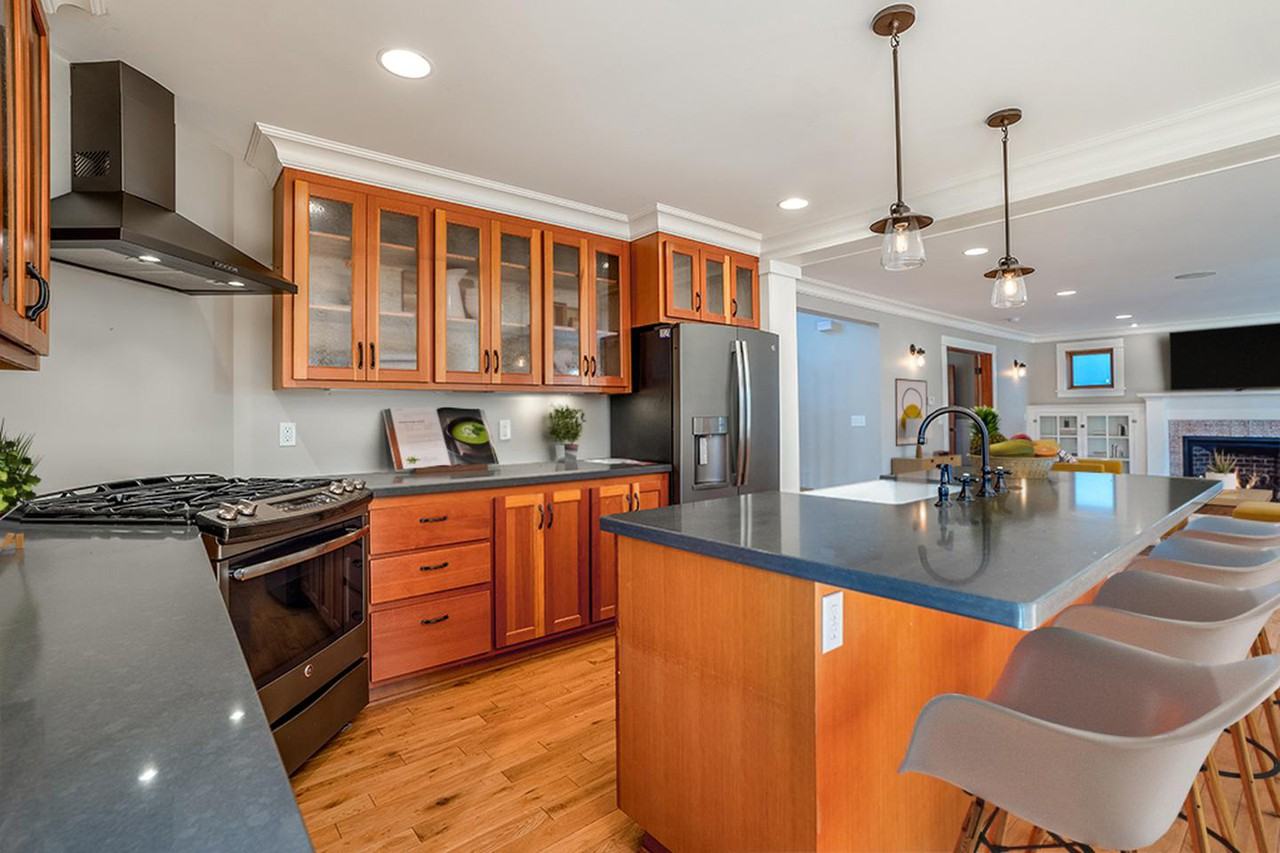Custom Westmoreland home minutes from Sellwood - Photo 5 of 26