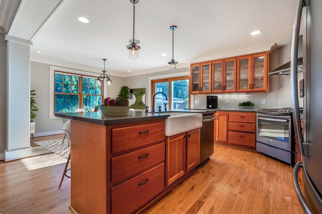 Custom Westmoreland home minutes from Sellwood - Photo 6 of 26