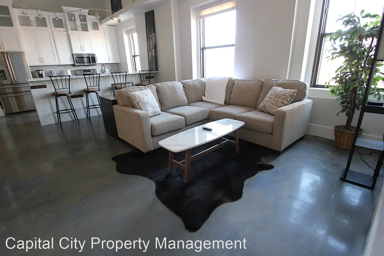 400 Walnut St - Photo 2 of 11