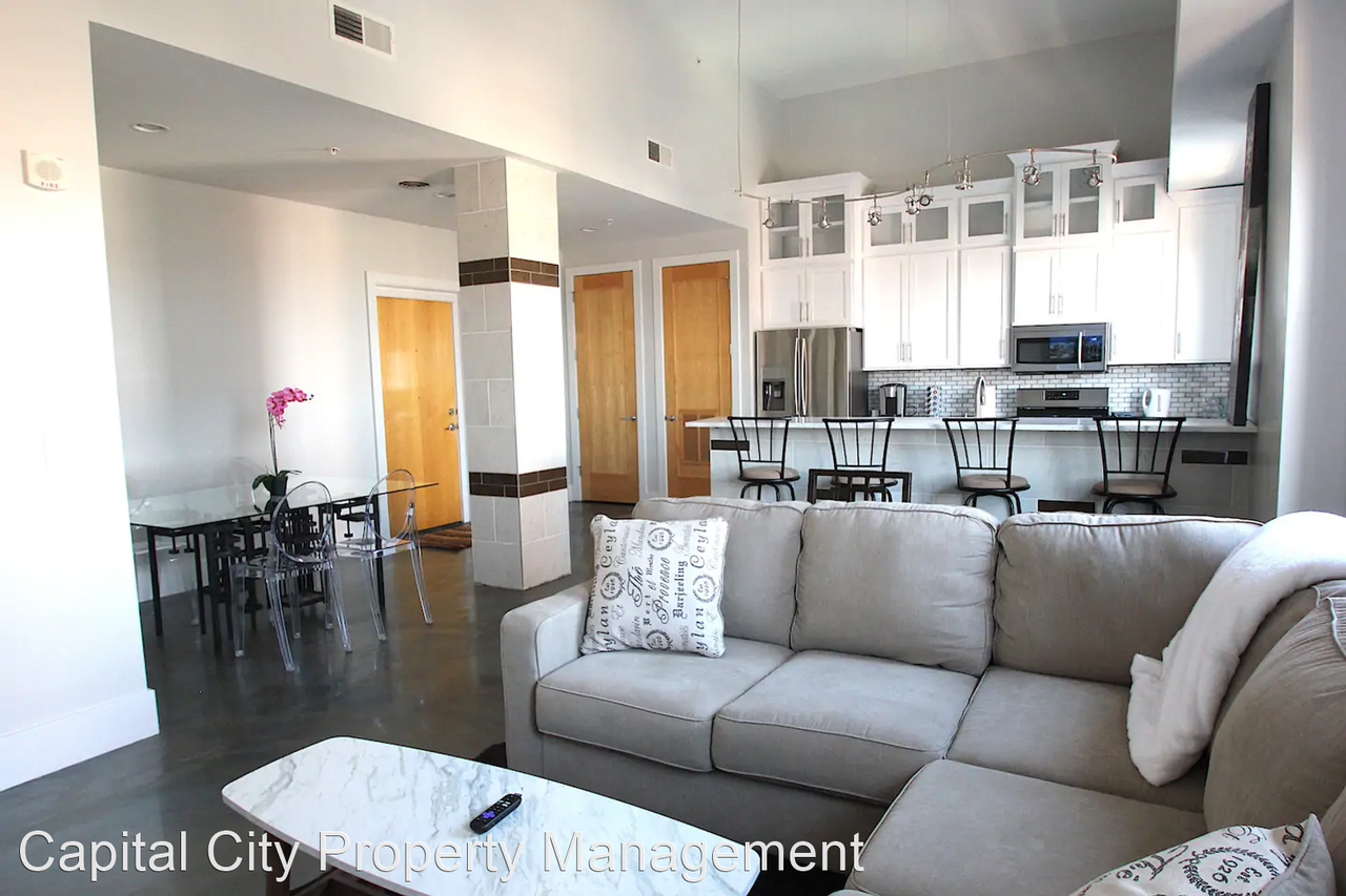 400 Walnut St - Photo 3 of 11