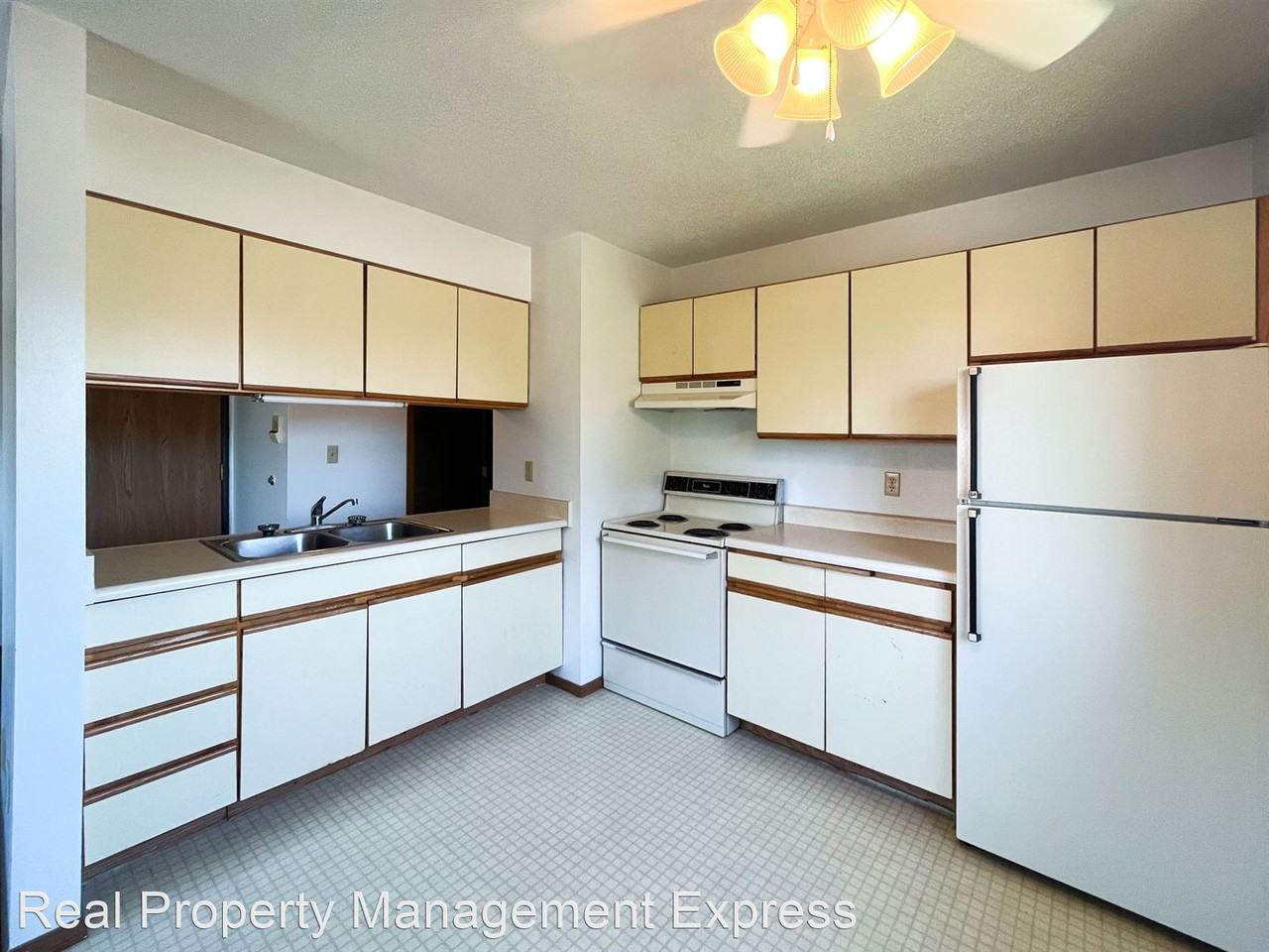 1 Bed 1 Bath Apartment - Photo 2 of 9