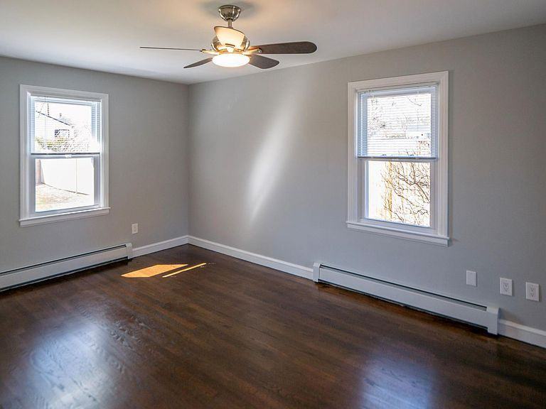 24 Fenner Ave - Photo 2 of 12