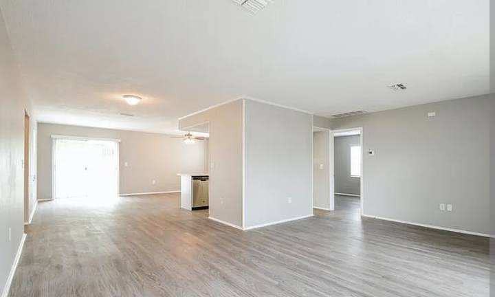 13239 Asbury St - Photo 3 of 9