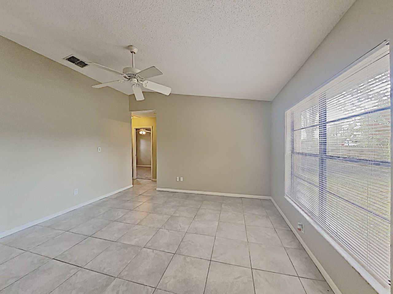 15903 Eagle River Way - Photo 3 of 20