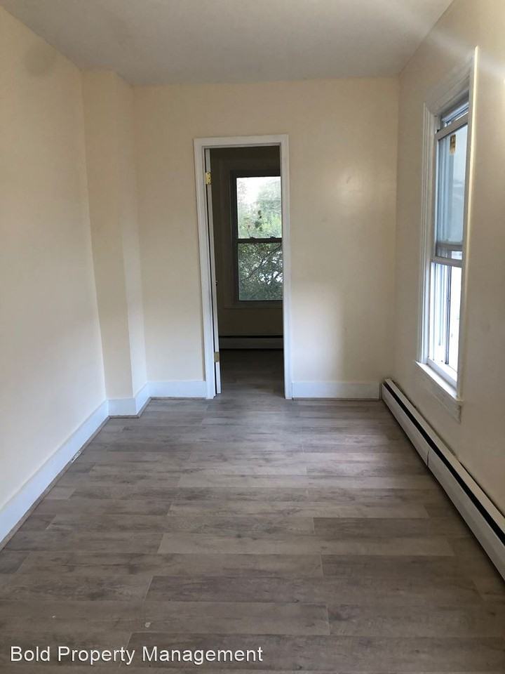 569 Douglass St - Photo 3 of 9