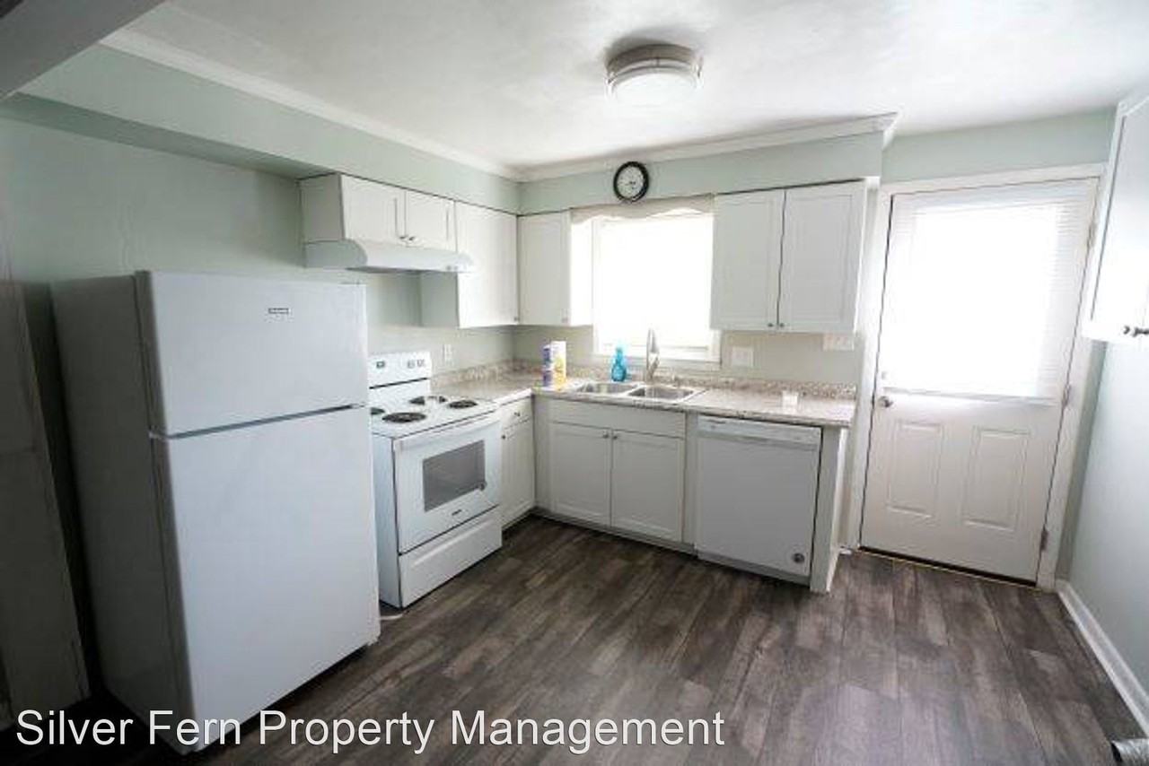 1228 Greenwood Street - Photo 3 of 10