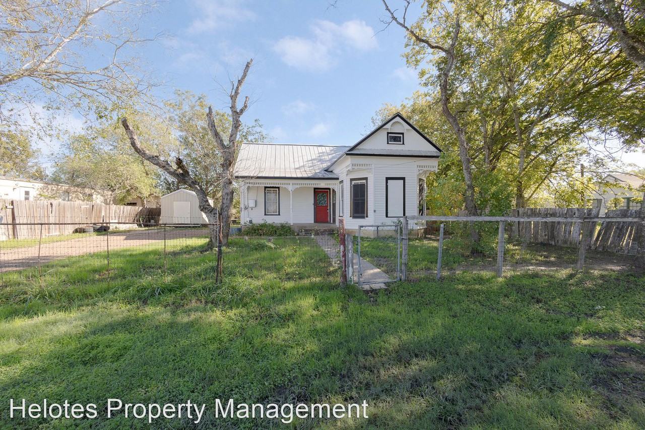 418 N Mehnert St - Photo 2 of 16