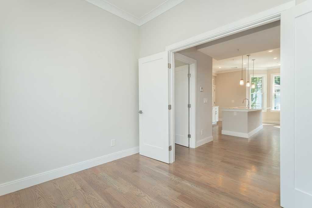 3250 Washington St #3 - Photo 3 of 15