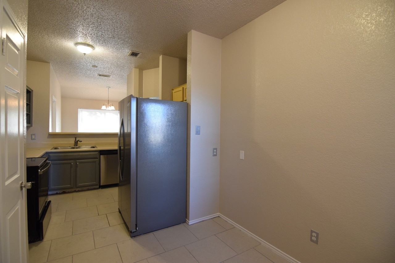 4408 Shawn Dr - Photo 6 of 14