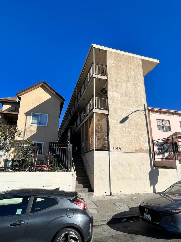 1514 International Blvd - Photo 2 of 4