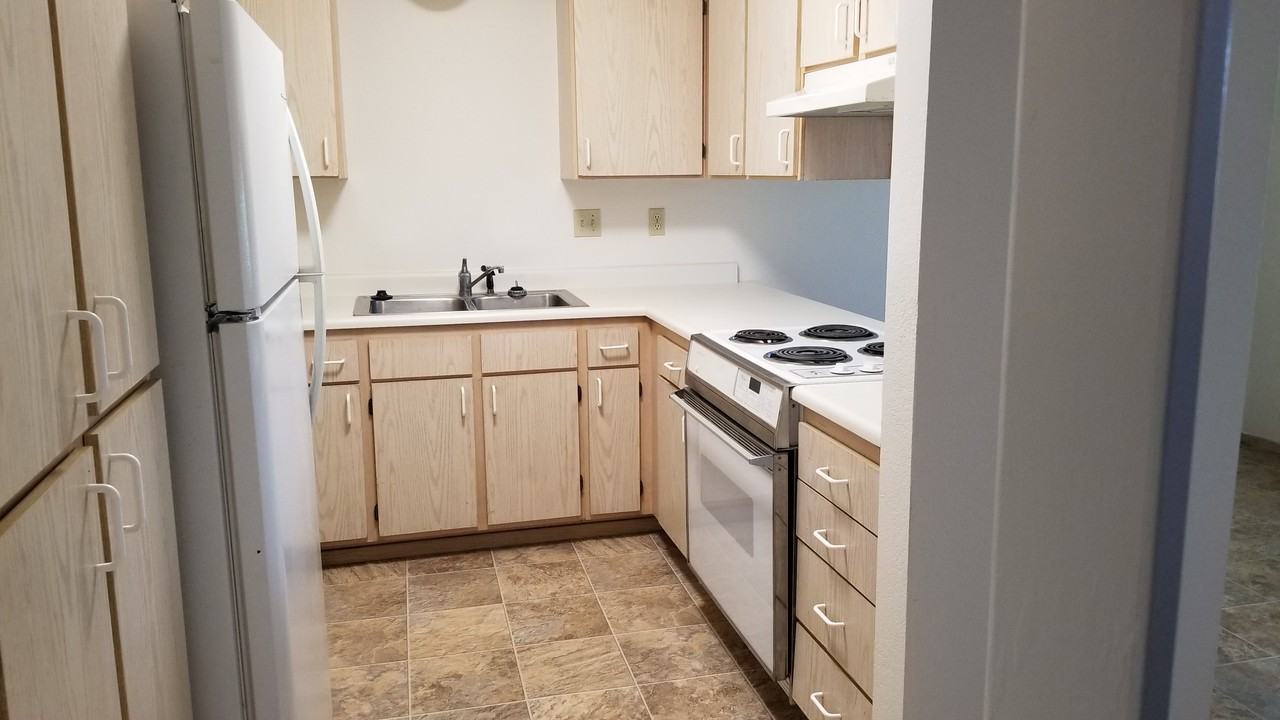 1620 Kellenbeck Ave - Photo 2 of 7