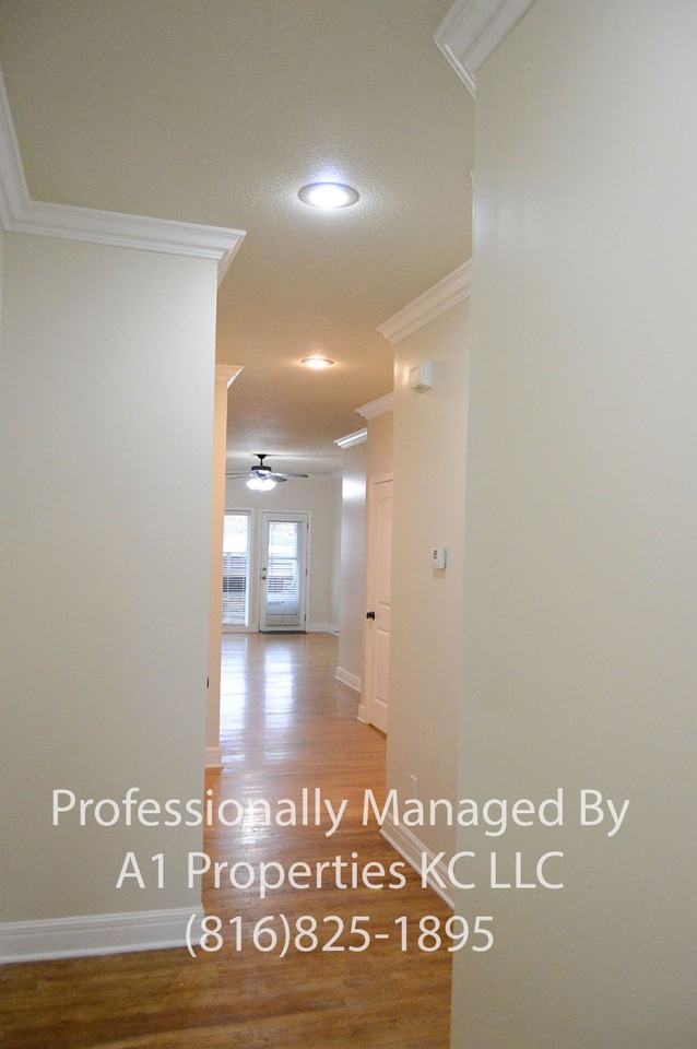 1620 Ridgeway Dr - Photo 3 of 33