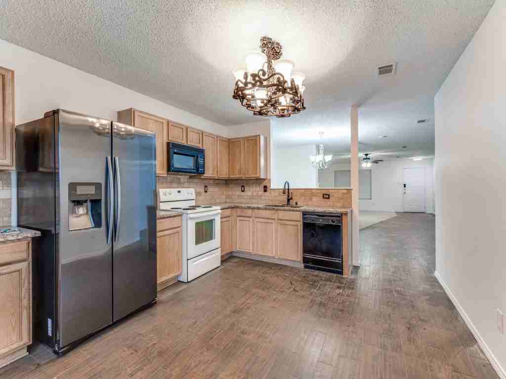 509 Keble Dr - Photo 3 of 12