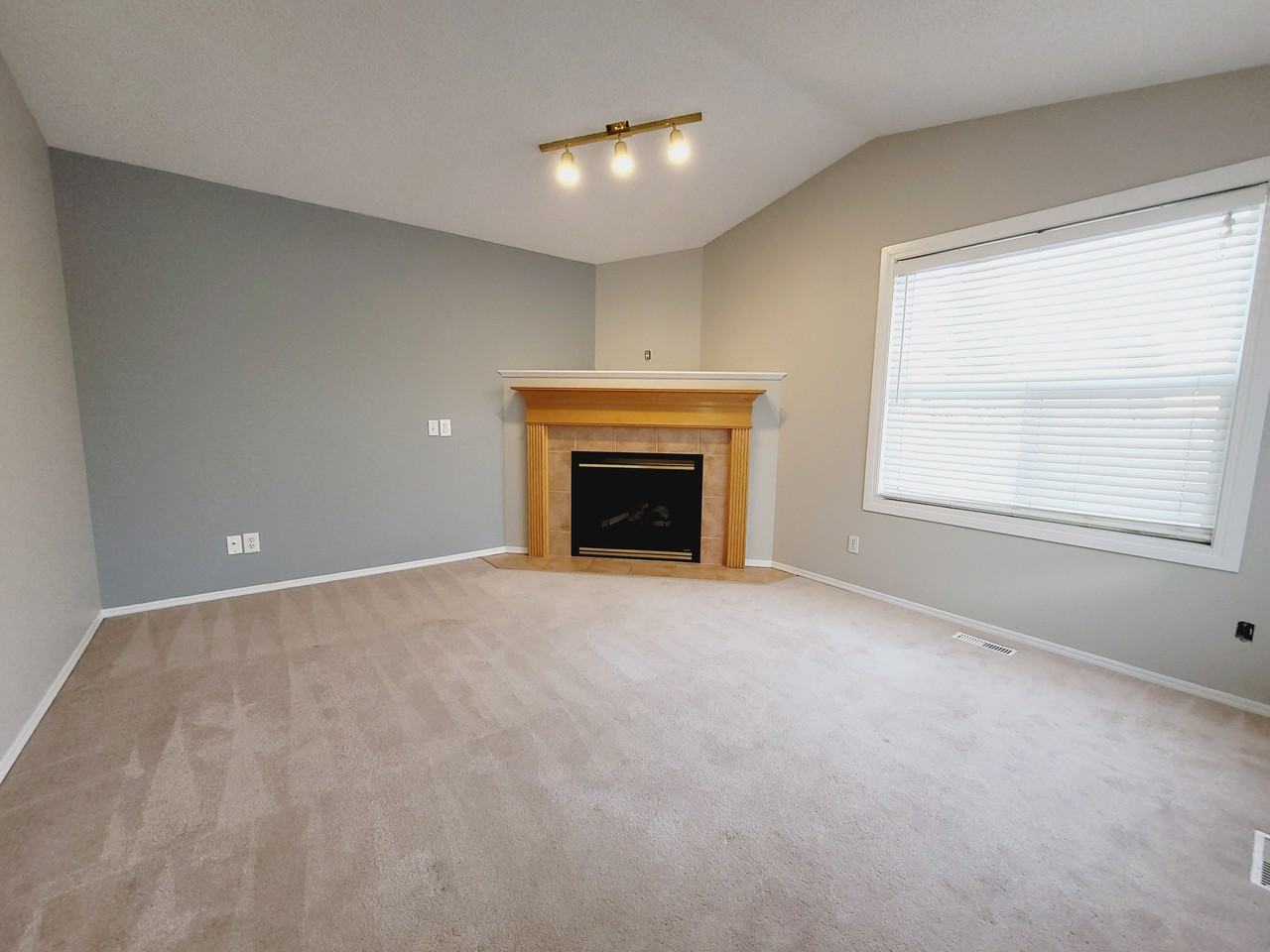 229 Dunvegan Rd Nw - Photo 3 of 31