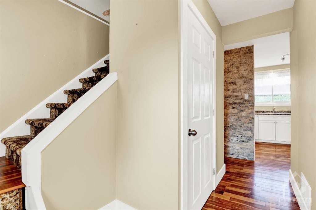 23 Largo Crescent - Photo 3 of 23