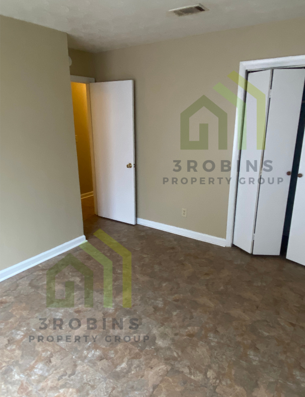 2057 Clark St #A - Photo 3 of 6