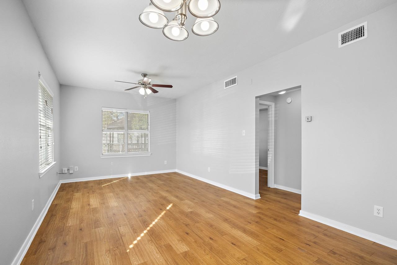 2302 Colorado St Apartments in Washington Ave Memorial Park, Houston