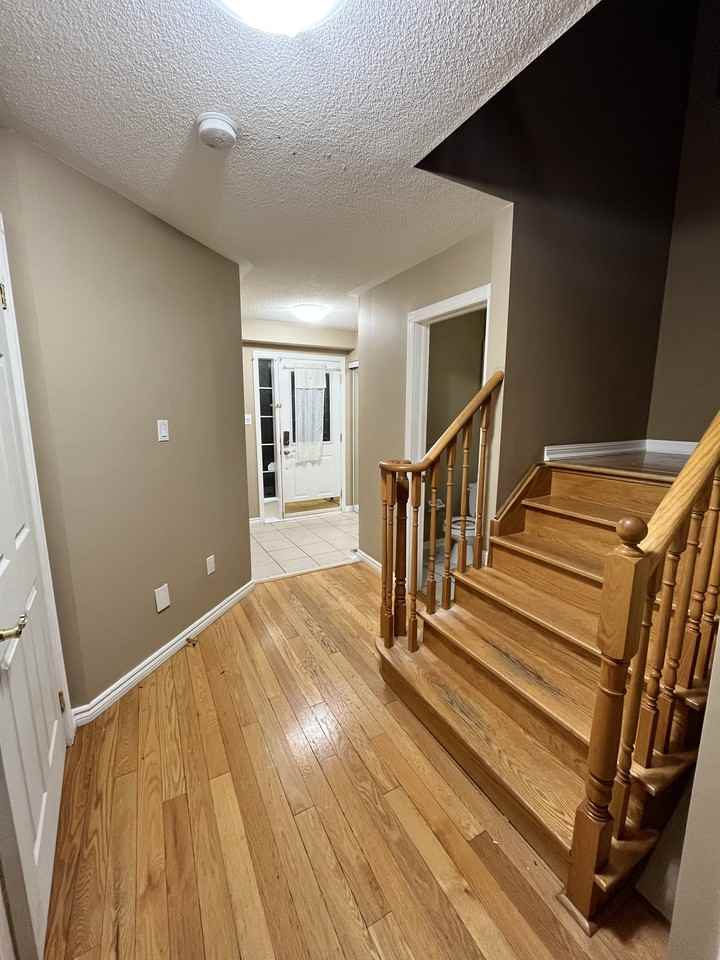 1624 Sarasota Crescent - Photo 3 of 15