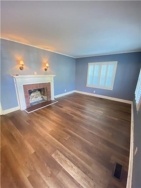 205 E 55th St - Photo 2 of 10