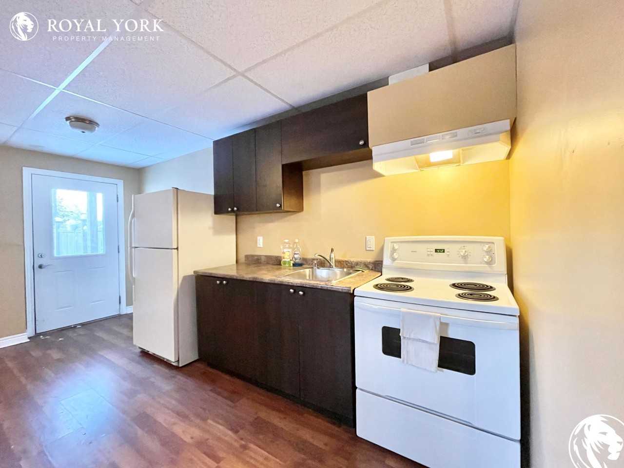 24 Townline Rd E - Photo 2 of 37