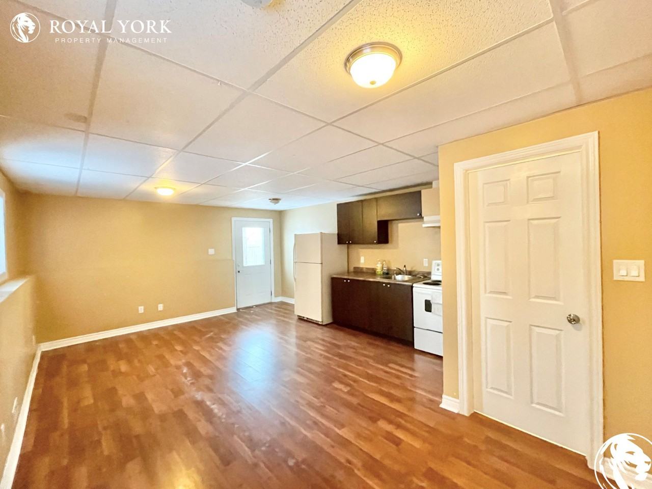 24 Townline Rd E - Photo 3 of 37