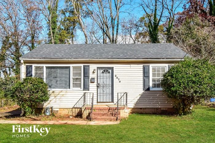 2070 Perkerson Rd Sw - Photo 2 of 15