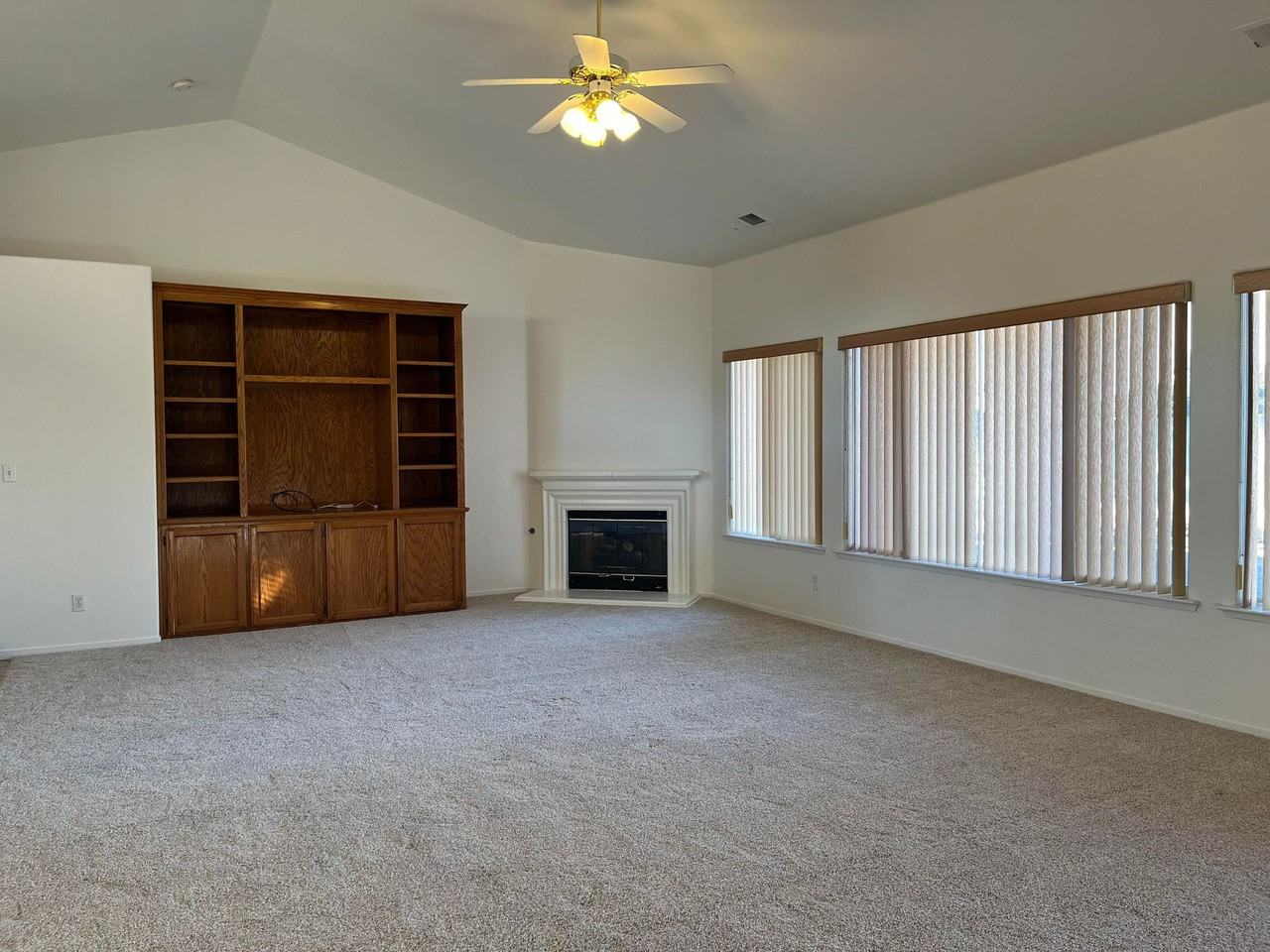 686 Millbrook St #1 - Photo 5 of 24