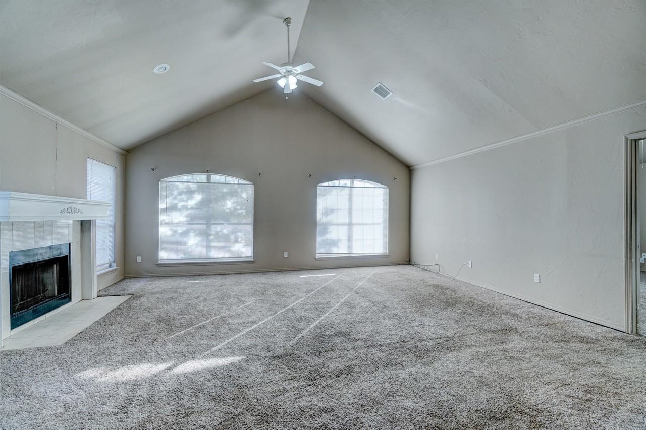 2733 Tealwood Dr #1 - Photo 2 of 14