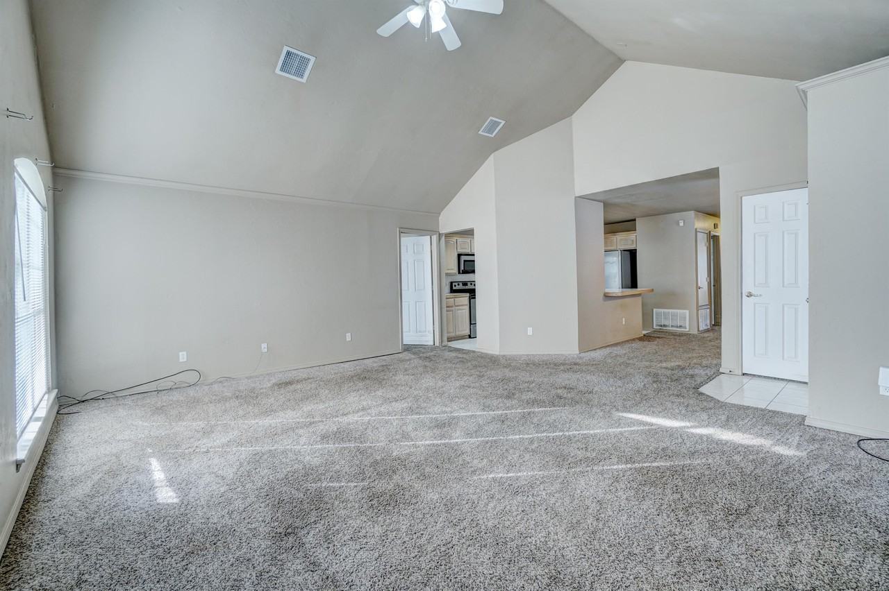 2733 Tealwood Dr #1 - Photo 3 of 14