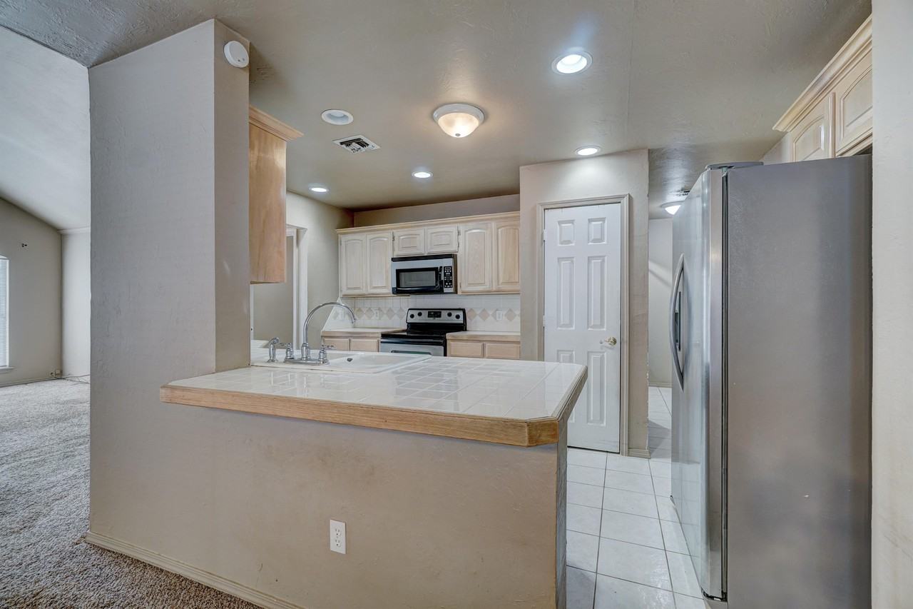 2733 Tealwood Dr #1 - Photo 6 of 14