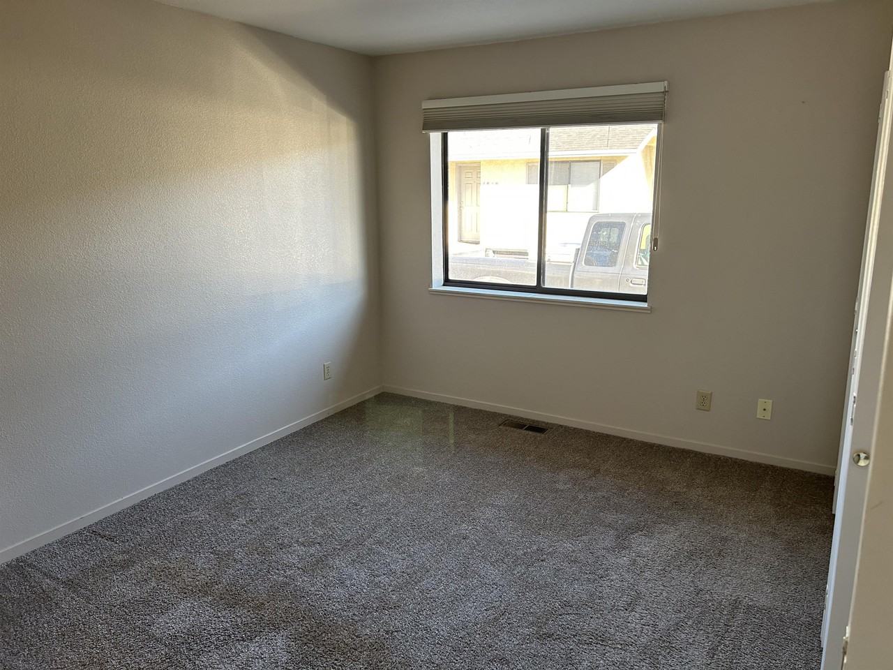 1663 Kaiser St #1 - Photo 7 of 9