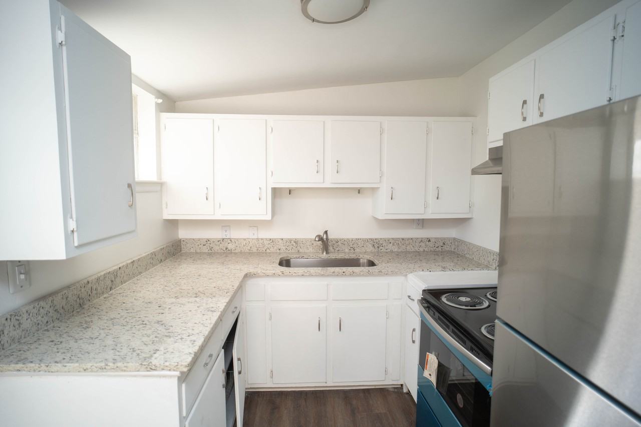 700 16th Ave #1 - Photo 6 of 21