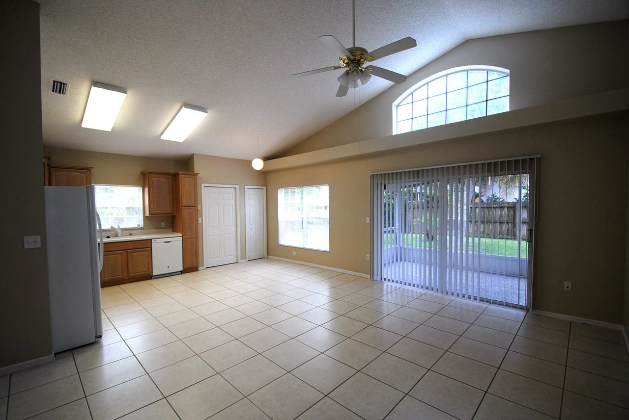 1234 Cypress Bend Cir - Photo 2 of 10