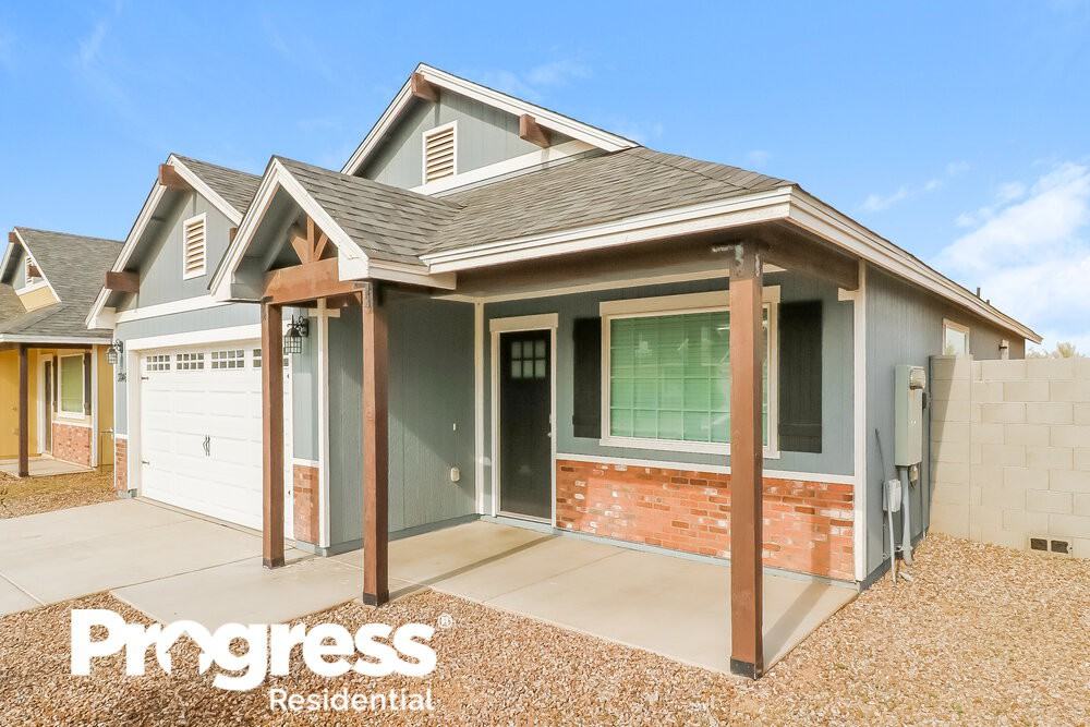 3846 W Tamarisk Ave - Photo 3 of 21