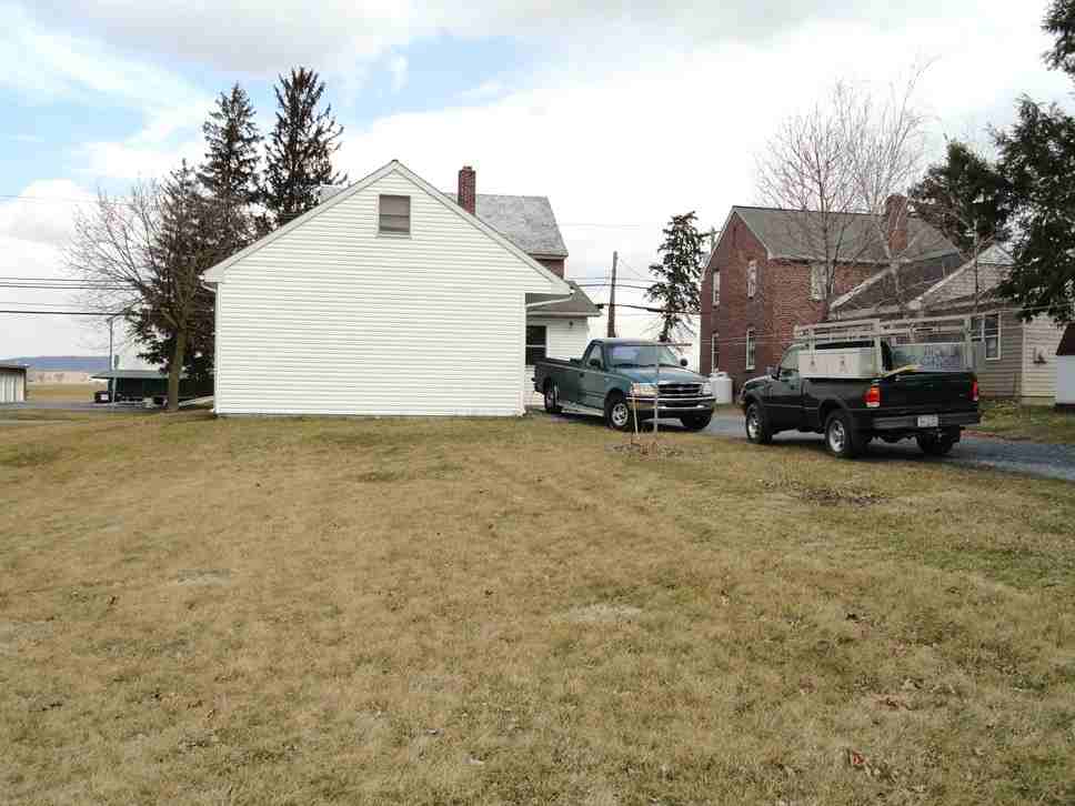 1842 W Main St - Photo 2 of 15