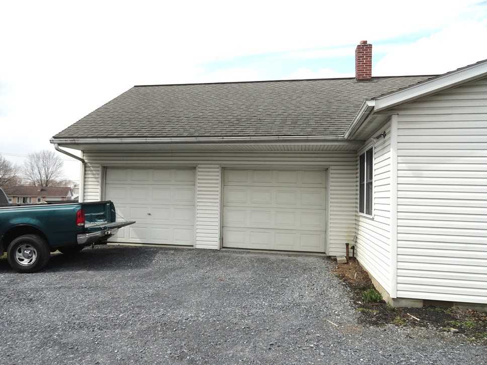 1842 W Main St - Photo 3 of 15