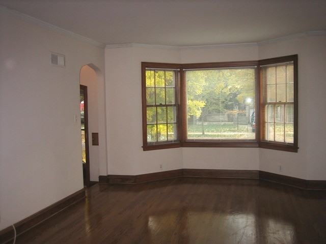 4904 W Balmoral Ave - Photo 2 of 9