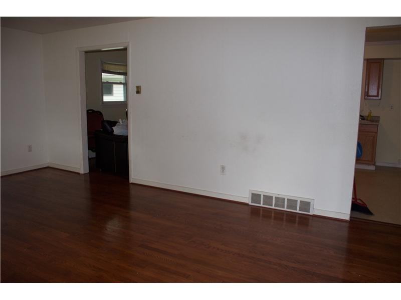 3133 Braun Ave - Photo 3 of 17