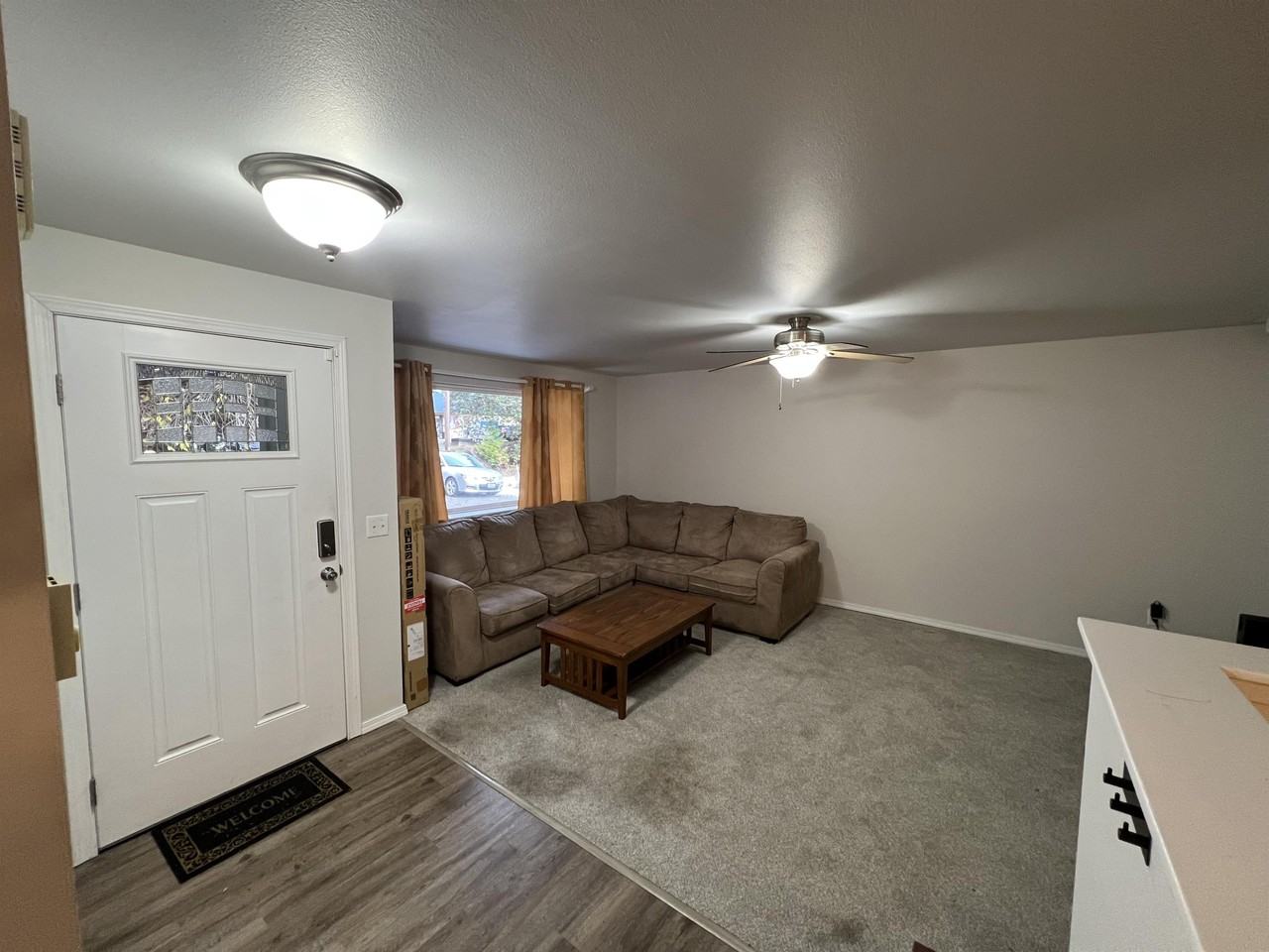 1018 Sw Shannon Dr #1 - Photo 3 of 17