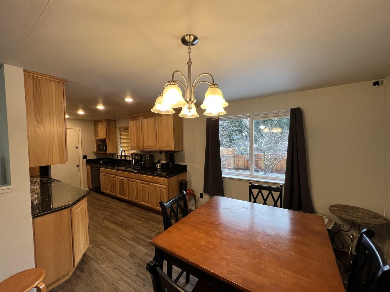 1018 Sw Shannon Dr #1 - Photo 7 of 17